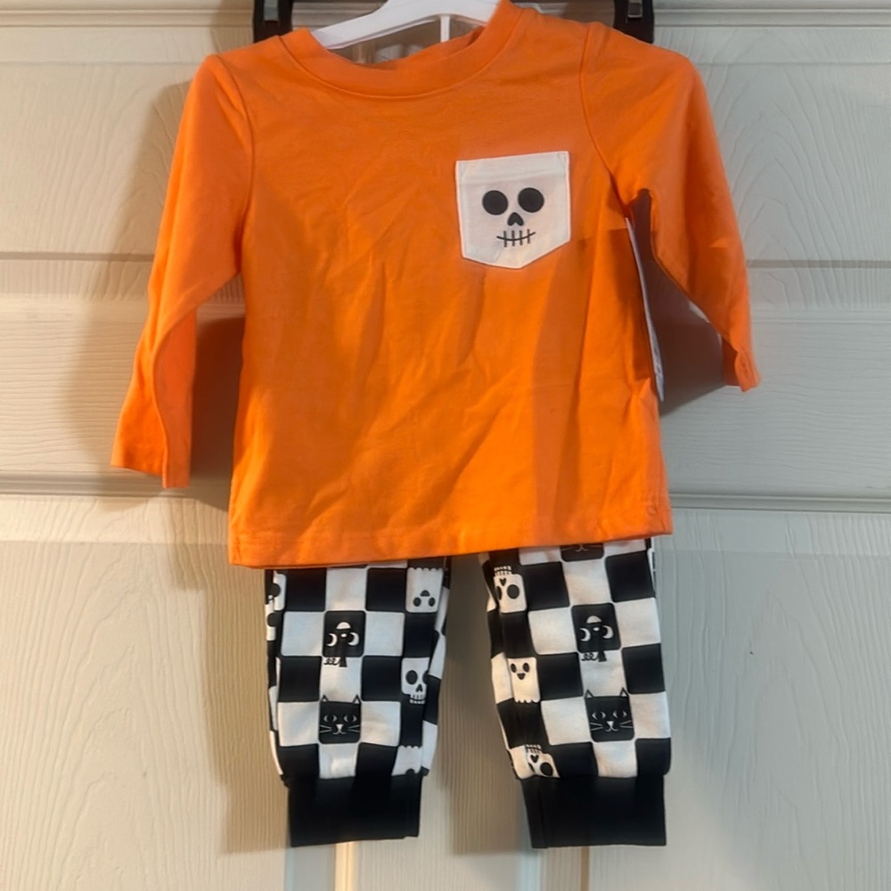 CAT & JACK TWO PIECE HALLOWEEN OUTFIT: NEW WITH TAGS: SIZE 12 MTH